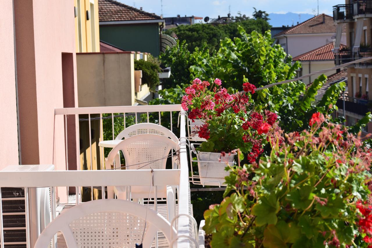Hotel Ottavia Rimini Exterior foto